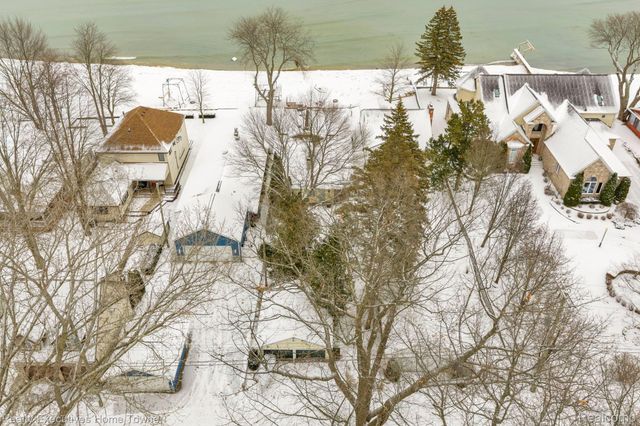 5430 Lakeshore Road, Fort Gratiot Charter Township, MI 48059