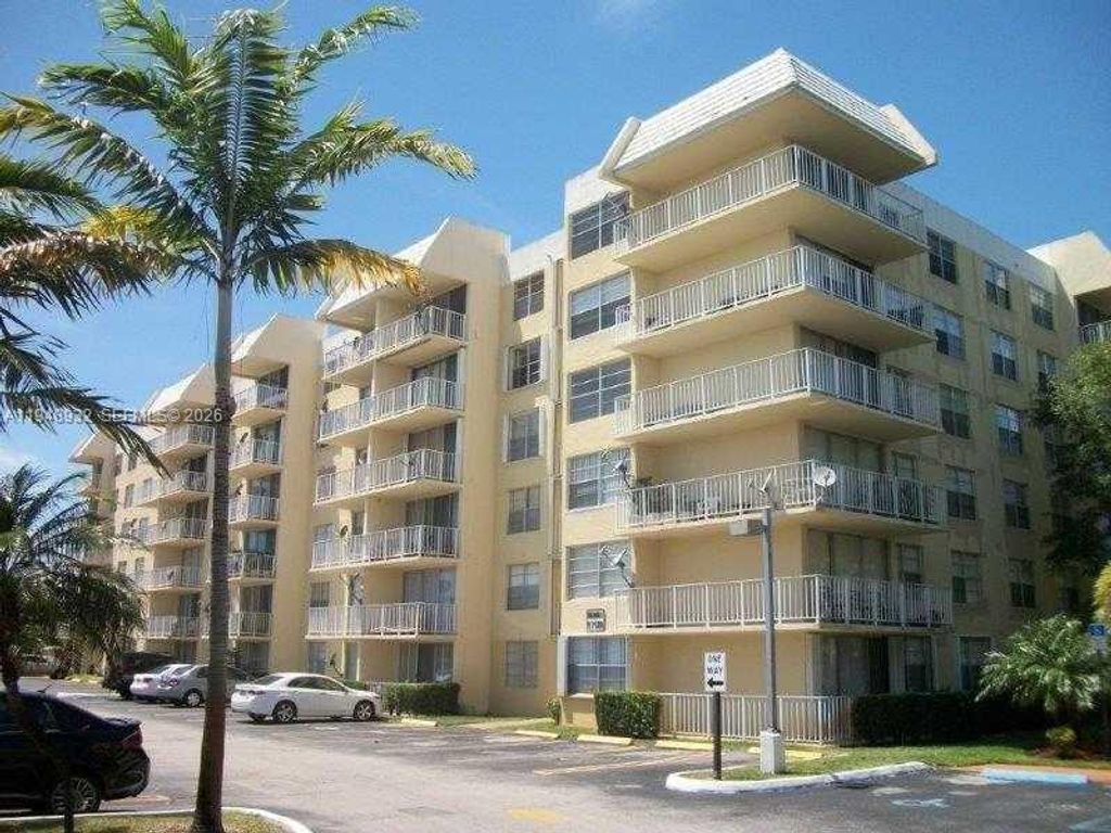 13120 SW 92nd Ave B-119, Miami, FL 33176