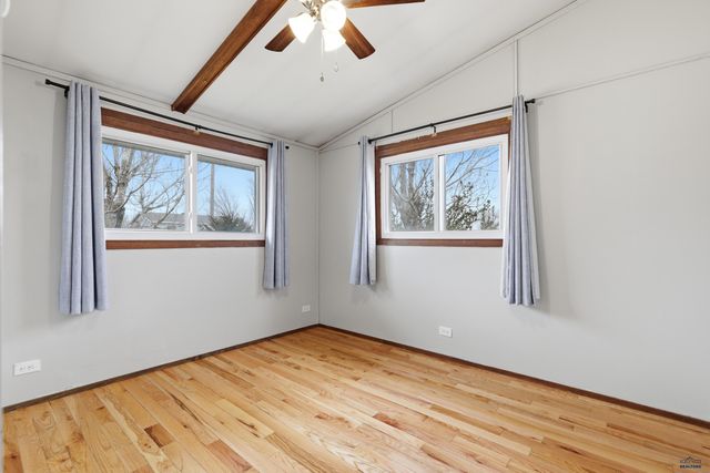 507 MEADOWLARK DR, Box Elder, SD 57719