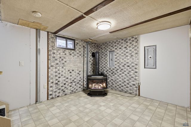 507 MEADOWLARK DR, Box Elder, SD 57719