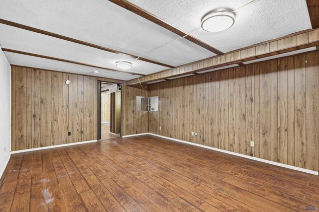 507 MEADOWLARK DR, Box Elder, SD 57719
