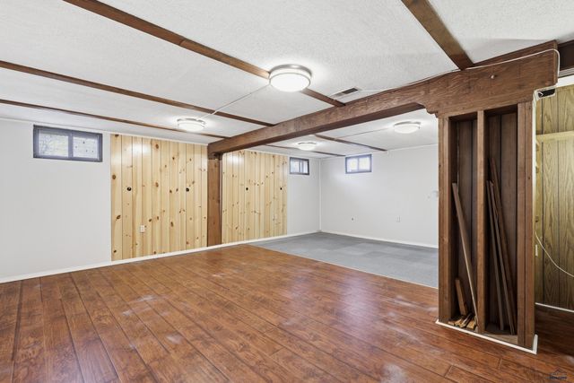 507 MEADOWLARK DR, Box Elder, SD 57719