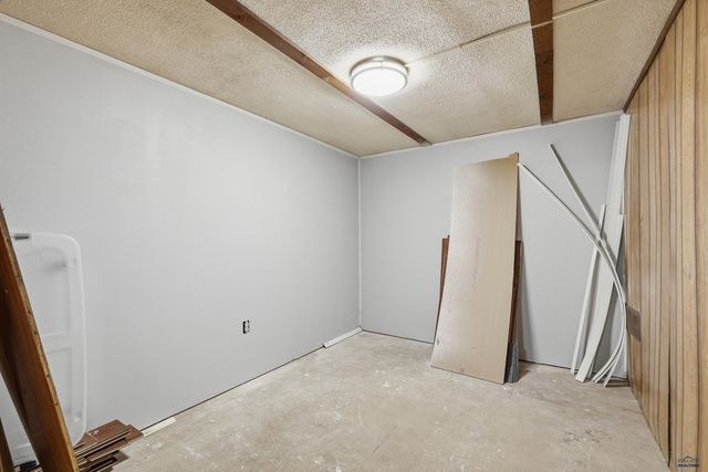 507 MEADOWLARK DR, Box Elder, SD 57719