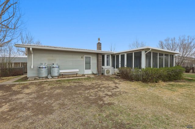 507 MEADOWLARK DR, Box Elder, SD 57719
