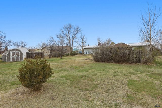 507 MEADOWLARK DR, Box Elder, SD 57719