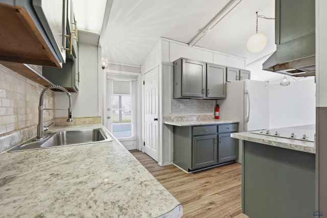 507 MEADOWLARK DR, Box Elder, SD 57719