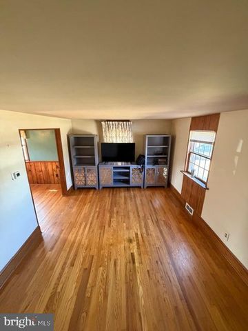 210 FLORENCE AVE, Wilmington, DE 19803