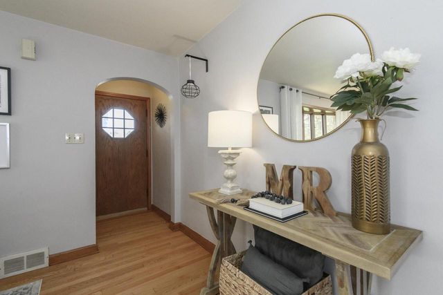 1638 Monroe AVENUE, South Milwaukee, WI 53172