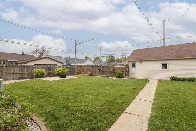 1638 Monroe AVENUE, South Milwaukee, WI 53172