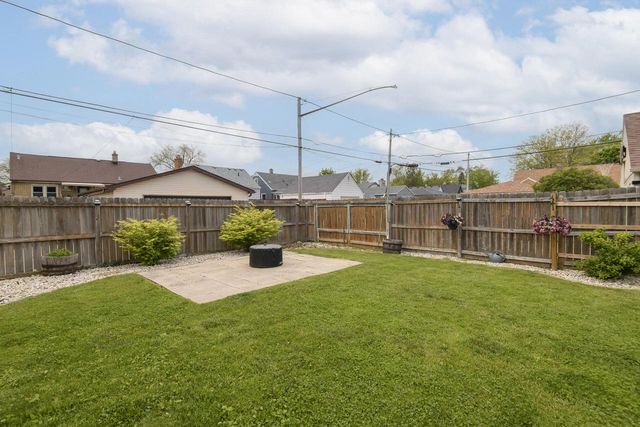 1638 Monroe AVENUE, South Milwaukee, WI 53172