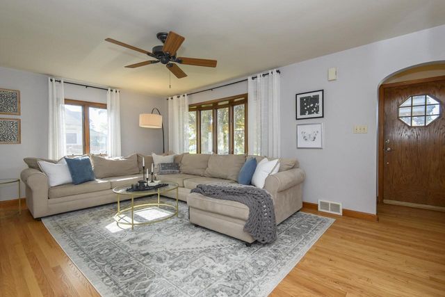 1638 Monroe AVENUE, South Milwaukee, WI 53172