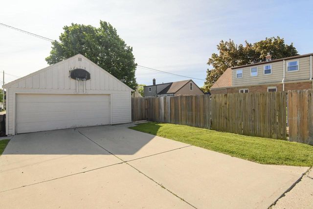 1638 Monroe AVENUE, South Milwaukee, WI 53172