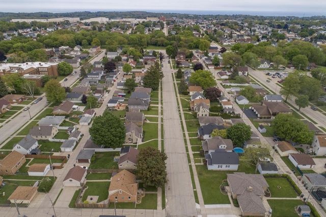 1638 Monroe AVENUE, South Milwaukee, WI 53172