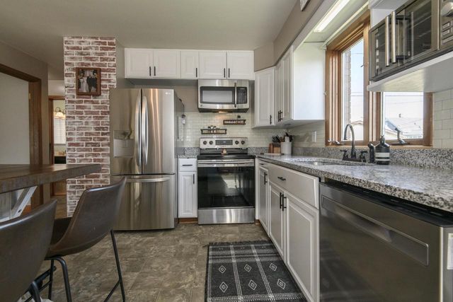 1638 Monroe AVENUE, South Milwaukee, WI 53172