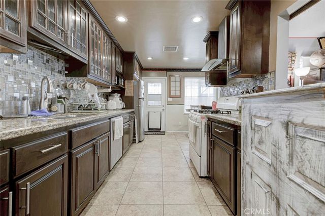1029 E Galatea, Azusa, CA 91702