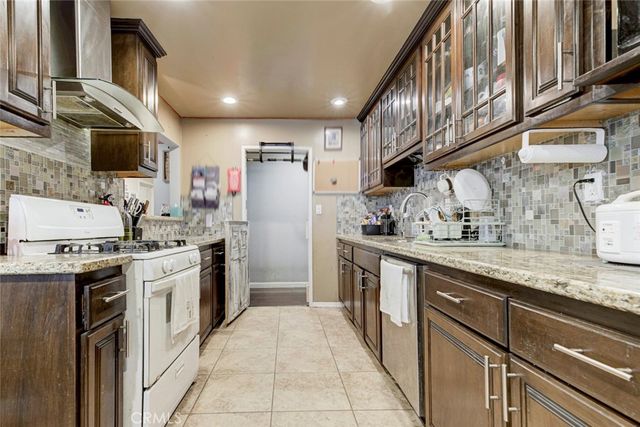 1029 E Galatea, Azusa, CA 91702