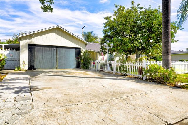 1029 E Galatea, Azusa, CA 91702
