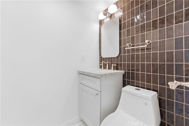 5104 Lindblade, Culver City, CA 90230