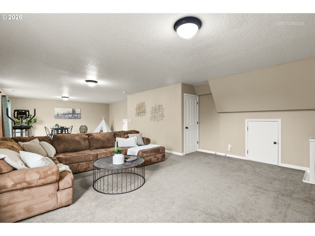 845 Se 48TH St, Troutdale, OR 97060