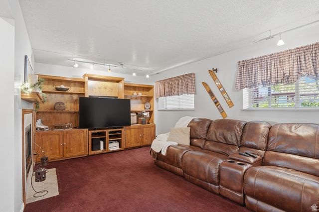 1589 W PLUM CREEK DR, West Jordan, UT 84088