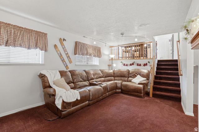 1589 W PLUM CREEK DR, West Jordan, UT 84088
