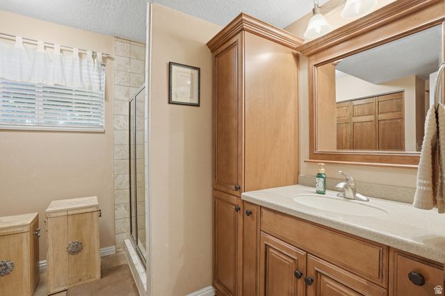 1589 W PLUM CREEK DR, West Jordan, UT 84088