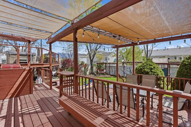 1589 W PLUM CREEK DR, West Jordan, UT 84088