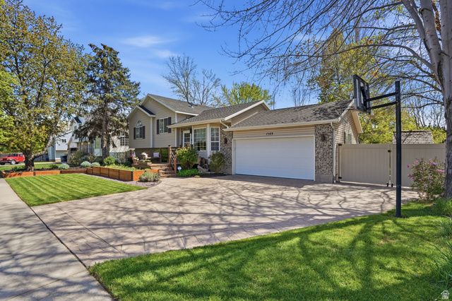 1589 W PLUM CREEK DR, West Jordan, UT 84088