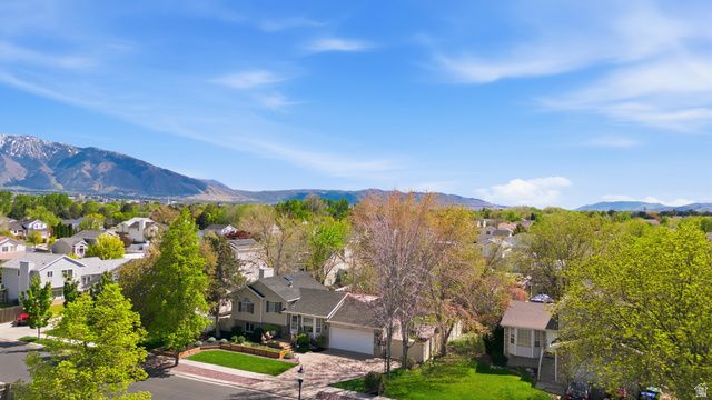 1589 W PLUM CREEK DR, West Jordan, UT 84088