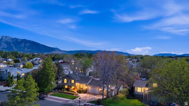 1589 W PLUM CREEK DR, West Jordan, UT 84088