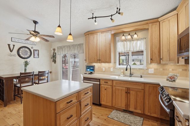 1589 W PLUM CREEK DR, West Jordan, UT 84088