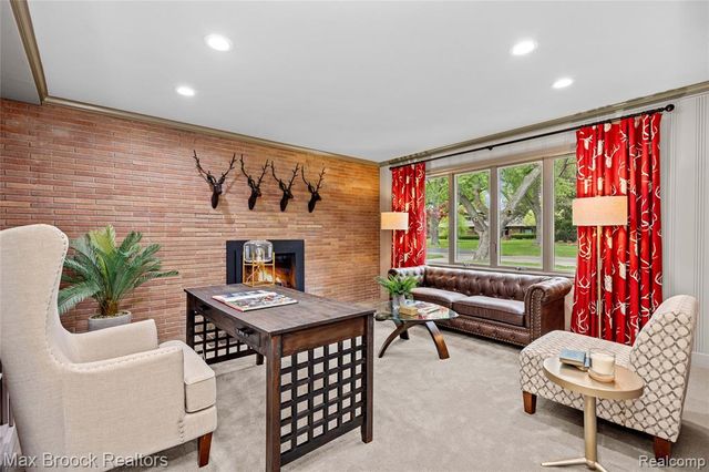 18341 Warwick Street, Beverly Hills, MI 48025