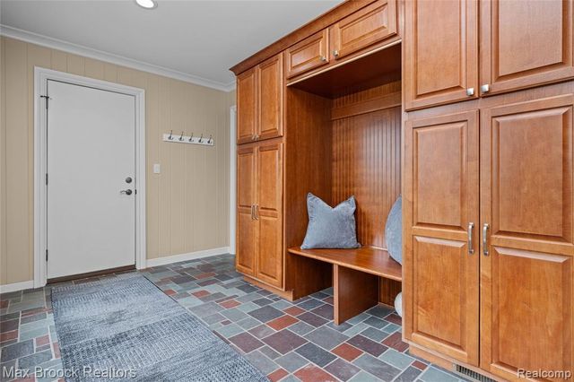 18341 Warwick Street, Beverly Hills, MI 48025