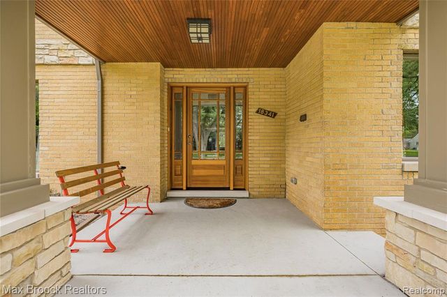 18341 Warwick Street, Beverly Hills, MI 48025