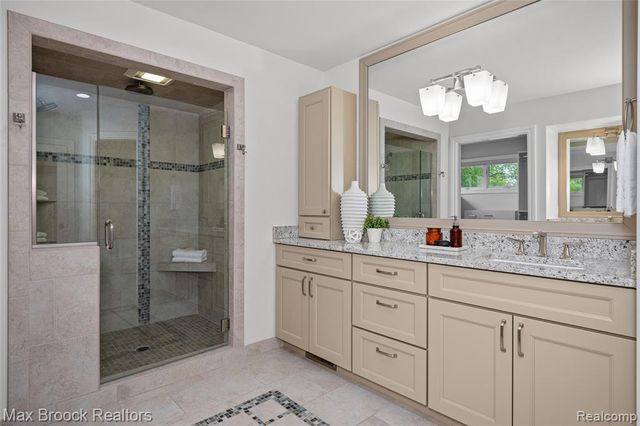 18341 Warwick Street, Beverly Hills, MI 48025