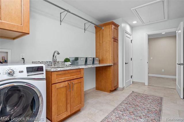 18341 Warwick Street, Beverly Hills, MI 48025