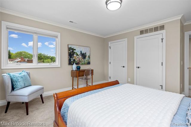 18341 Warwick Street, Beverly Hills, MI 48025