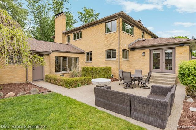 18341 Warwick Street, Beverly Hills, MI 48025
