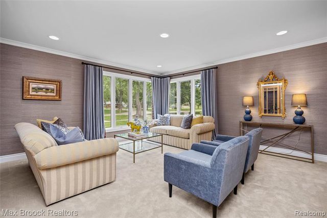 18341 Warwick Street, Beverly Hills, MI 48025