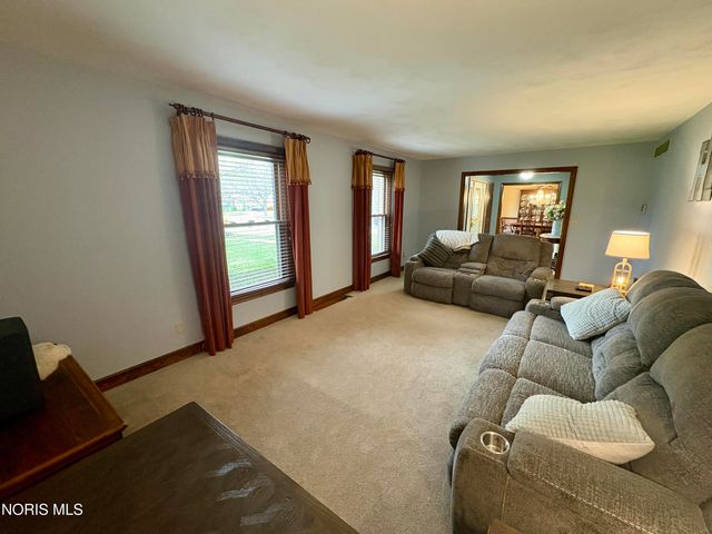 2533 Foxfire Lane, Findlay, OH 45840