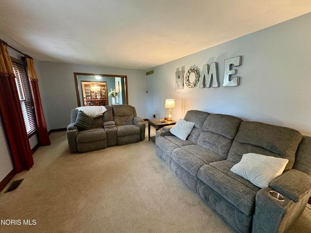 2533 Foxfire Lane, Findlay, OH 45840