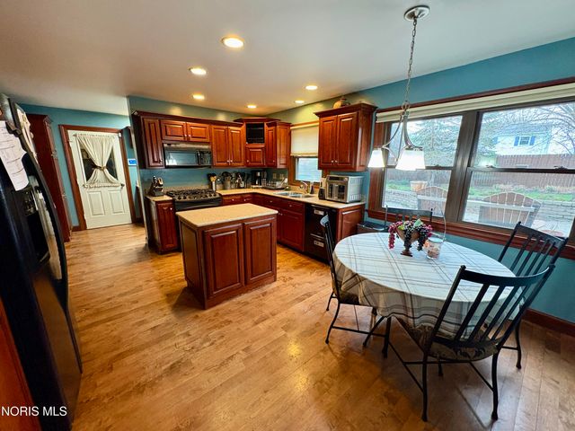 2533 Foxfire Lane, Findlay, OH 45840