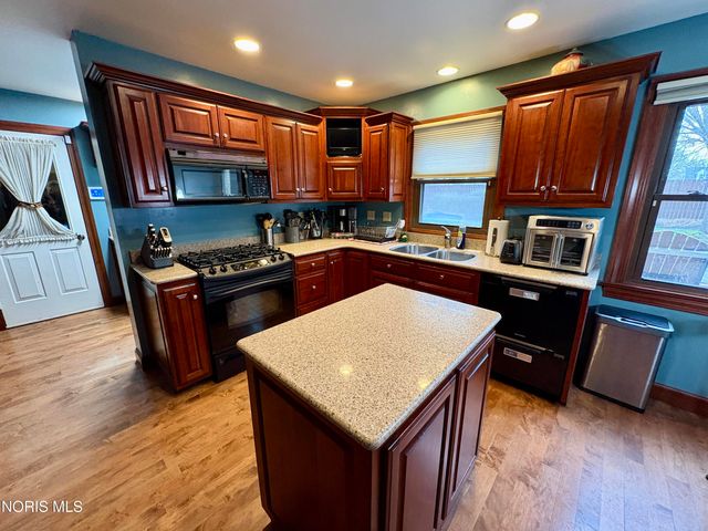 2533 Foxfire Lane, Findlay, OH 45840