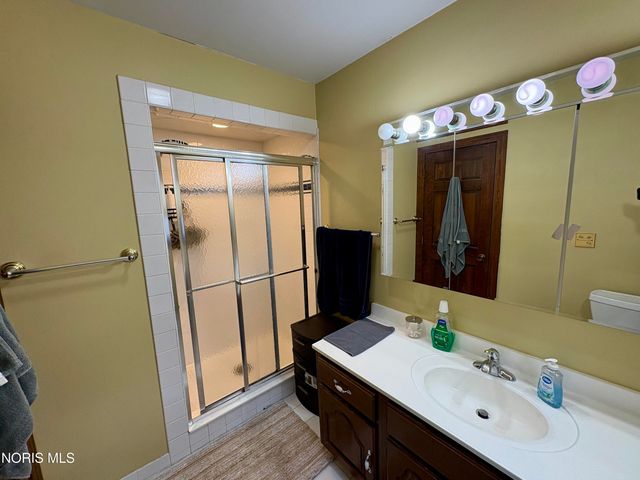 2533 Foxfire Lane, Findlay, OH 45840