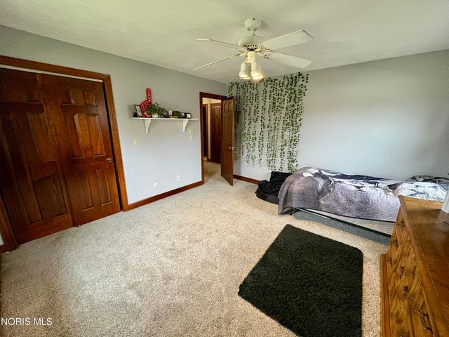 2533 Foxfire Lane, Findlay, OH 45840