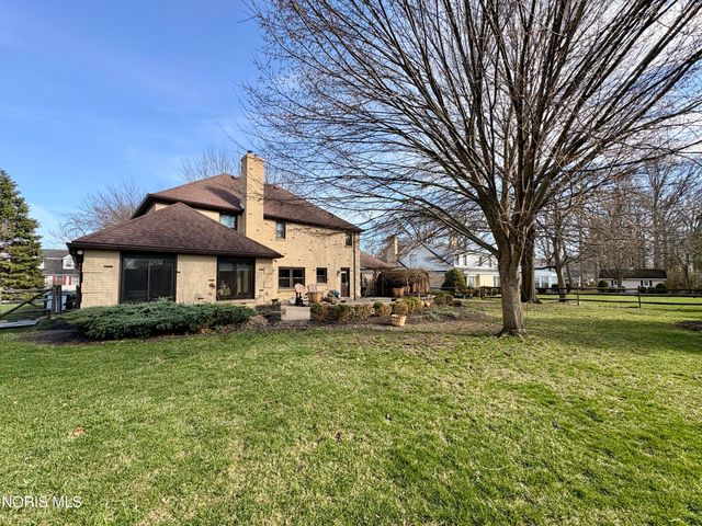 2533 Foxfire Lane, Findlay, OH 45840