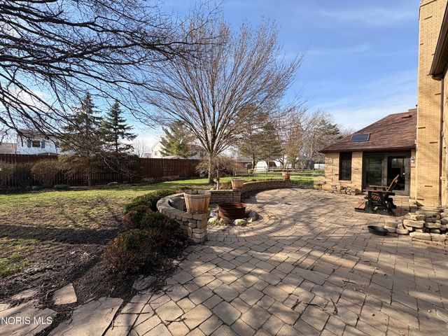 2533 Foxfire Lane, Findlay, OH 45840