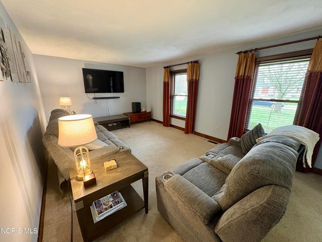 2533 Foxfire Lane, Findlay, OH 45840