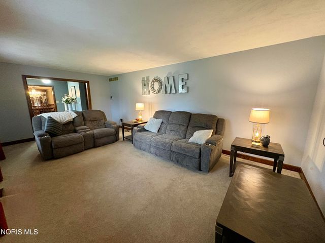 2533 Foxfire Lane, Findlay, OH 45840