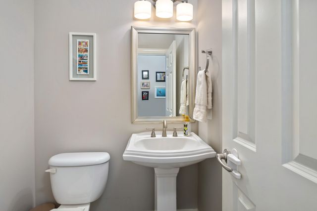 625 Breezy Bay Lane, Sumter, SC 29150